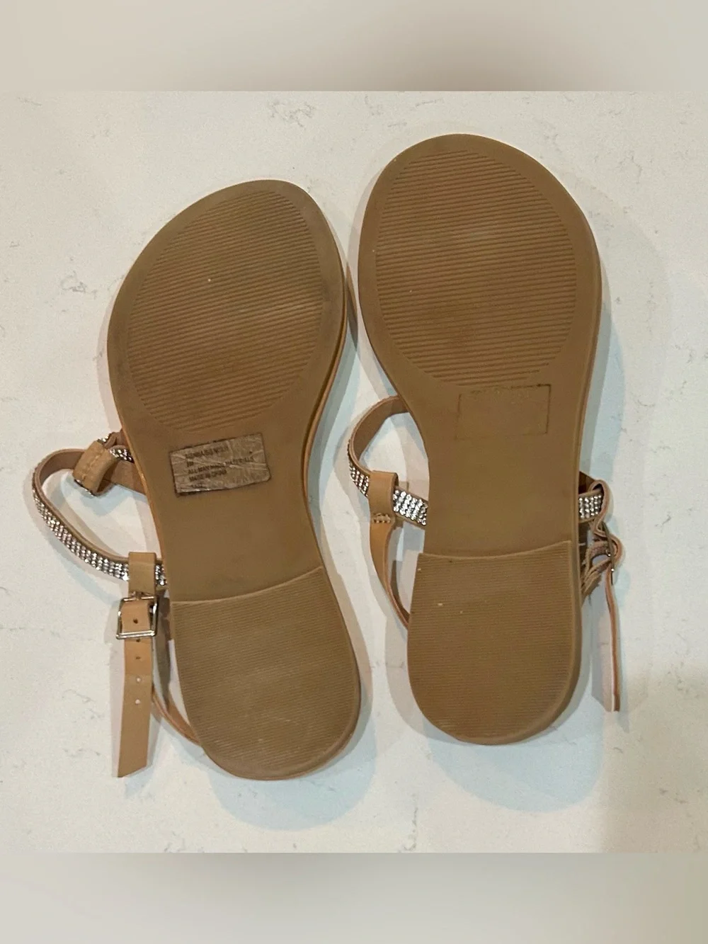 Madden Girl  Sienna tan thong sandals buckle rhinestone Size 8